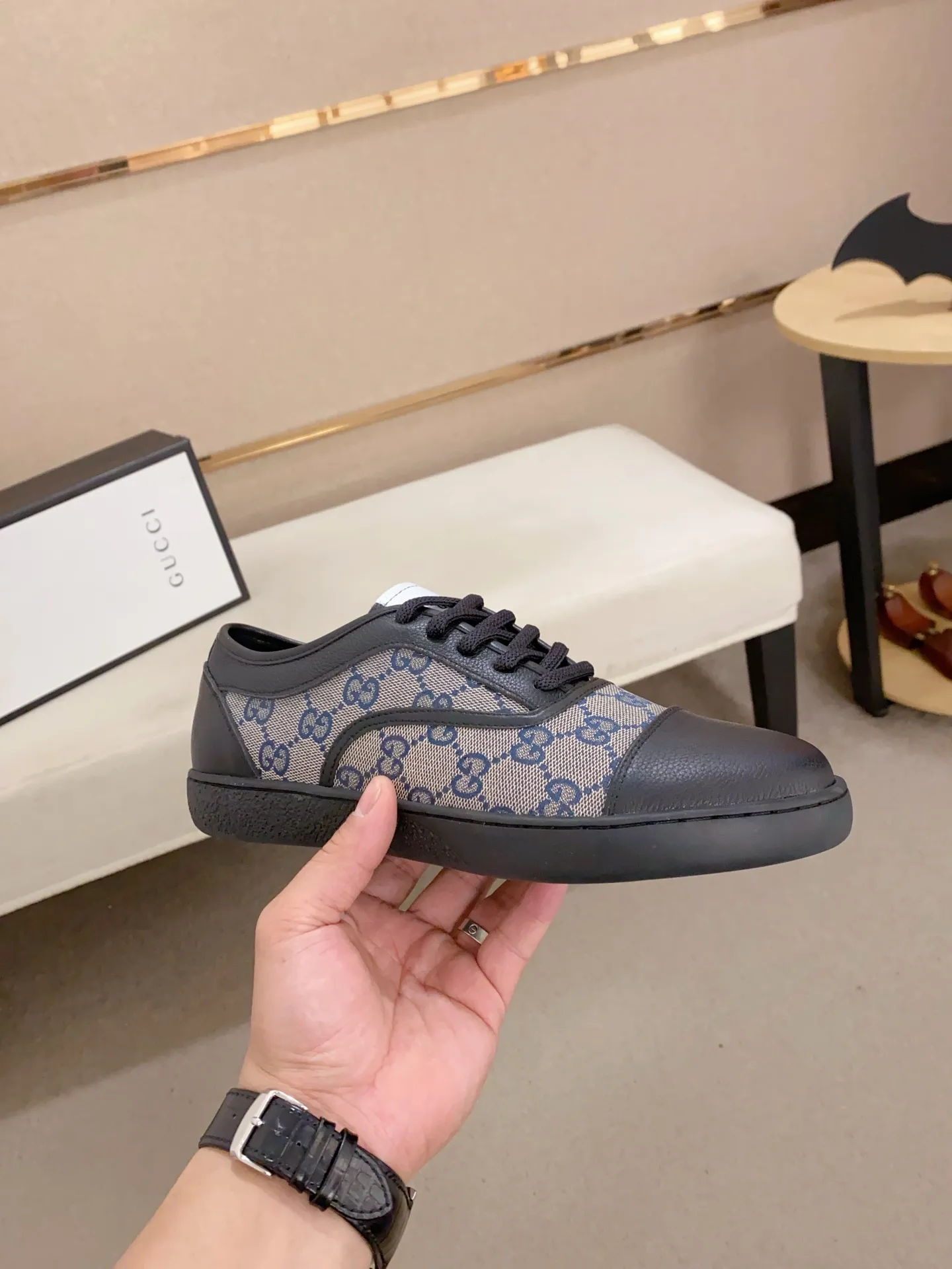 Men's clothing and shoes💰:400💰 (GUCCI) The latest model from the official website 🎁🎁Casual and fashionable men's shoes👟, hot style 💥The version is simple and elegant, exclusive for trendy men. Unique official website latest brand elements 👑Gucci original decoration, fashionable and generous, the fabric is original cowhide ✅sheepskin lining, the official website specifies wear-resistant casual outsole, the classic model is taken in kind at the counter🎬38-44 (45 is not returned or exchanged)